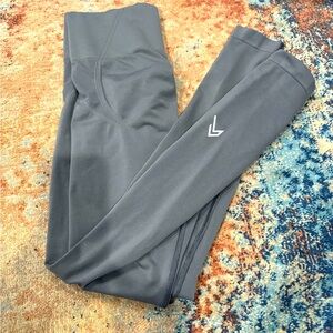 NWOT oner active ash grey effortless leggings small long
